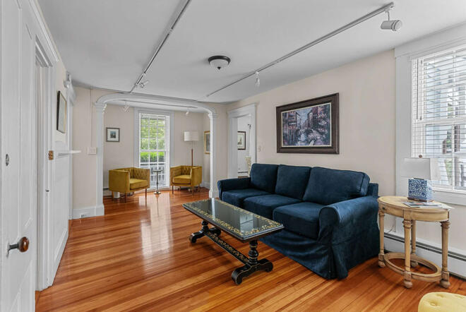 1st floor sitting area